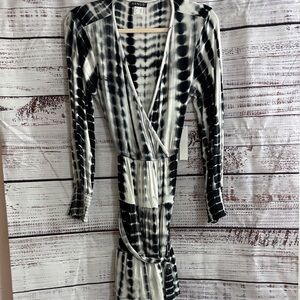 VENUS Monochrome Tie-Dye Long Sleeve Dress